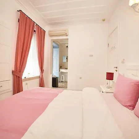 Tashmahal Çeşme